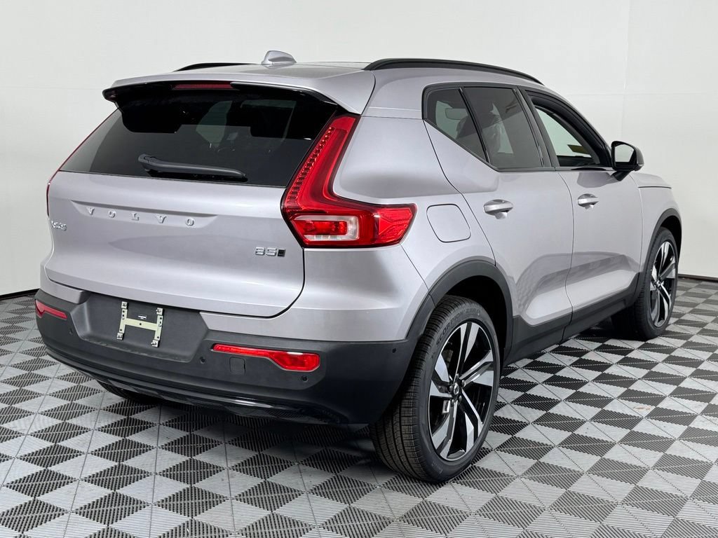New 2026 Volvo XC40 B5 Plus w/ Climate Package AWD/4WD image 5