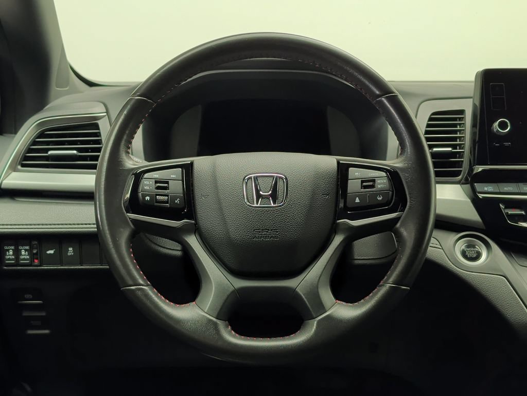 Used 2025 Honda Odyssey Sport-L image 17