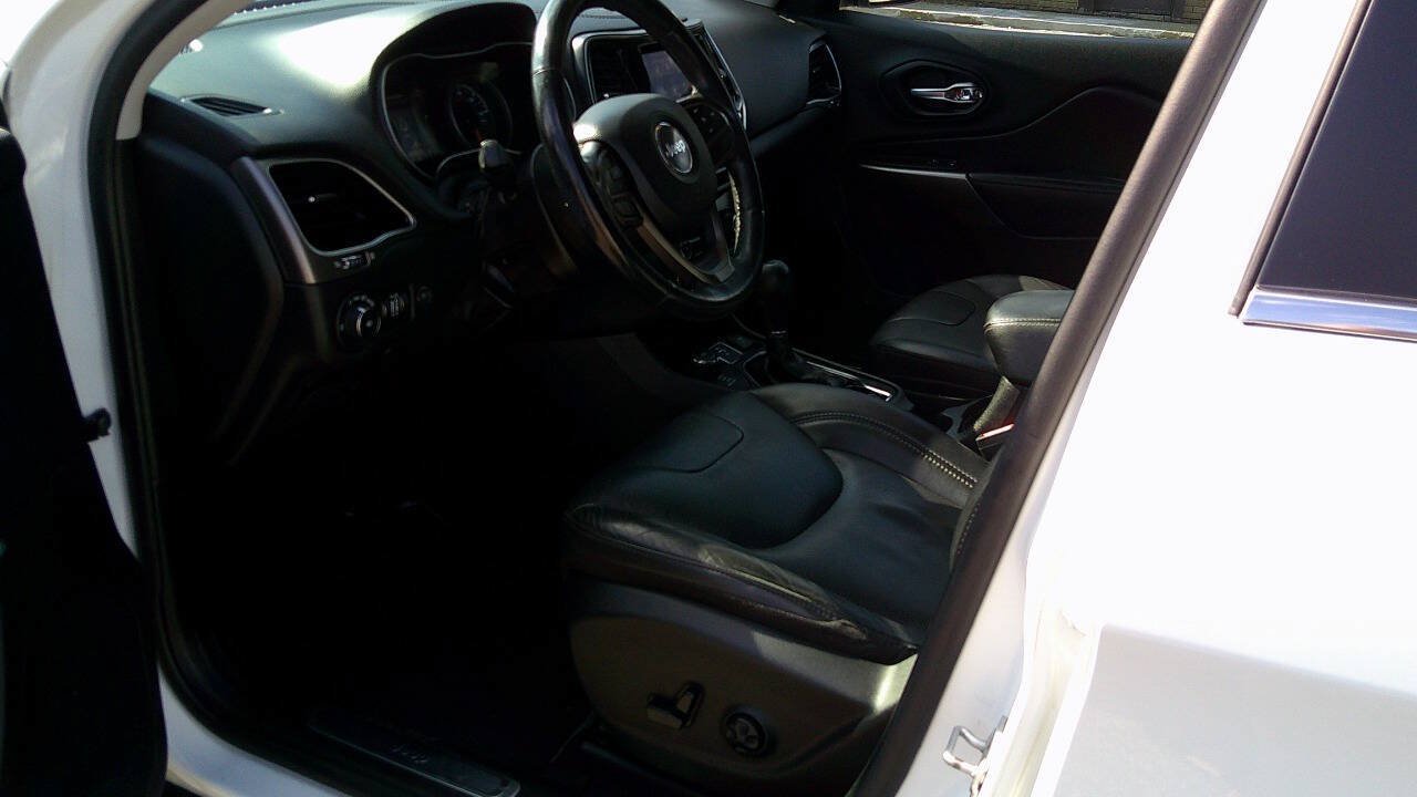 Used 2020 Jeep Cherokee Limited AWD/4WD image 17