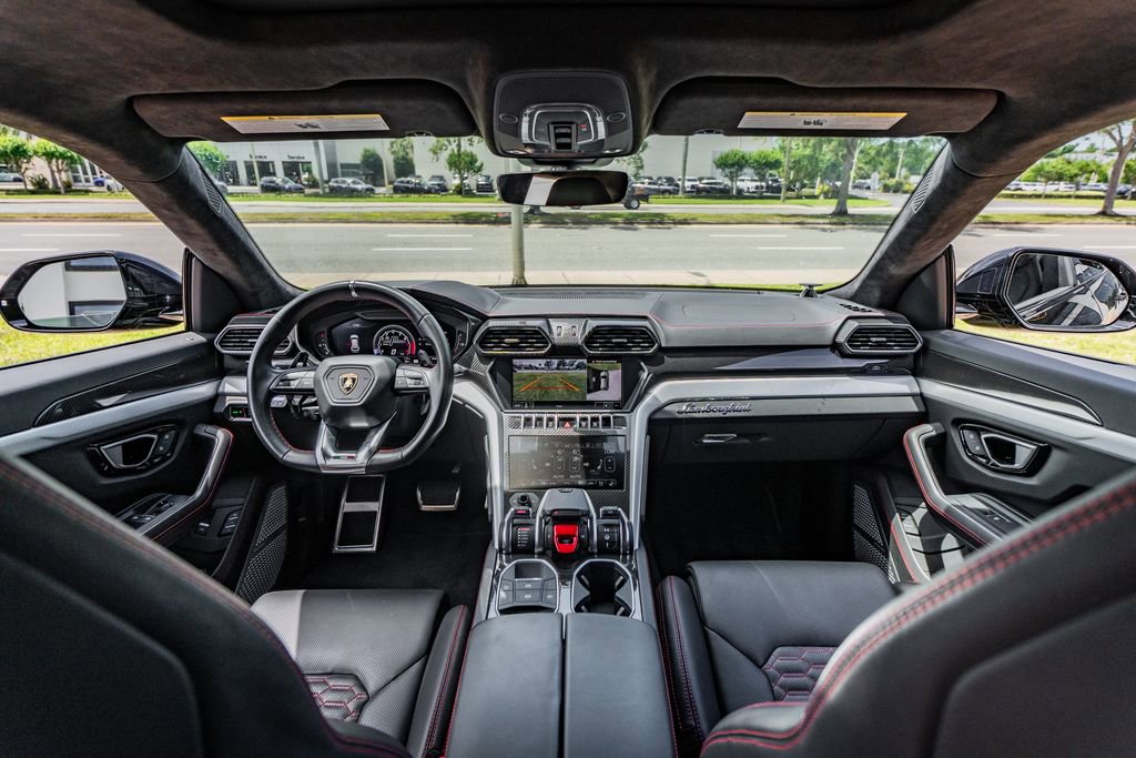 Used 2019 Lamborghini Urus AWD/4WD image 22