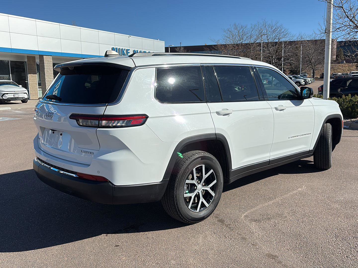 Used 2024 Jeep Grand Cherokee L Limited w/ Luxury Tech Group II image 6