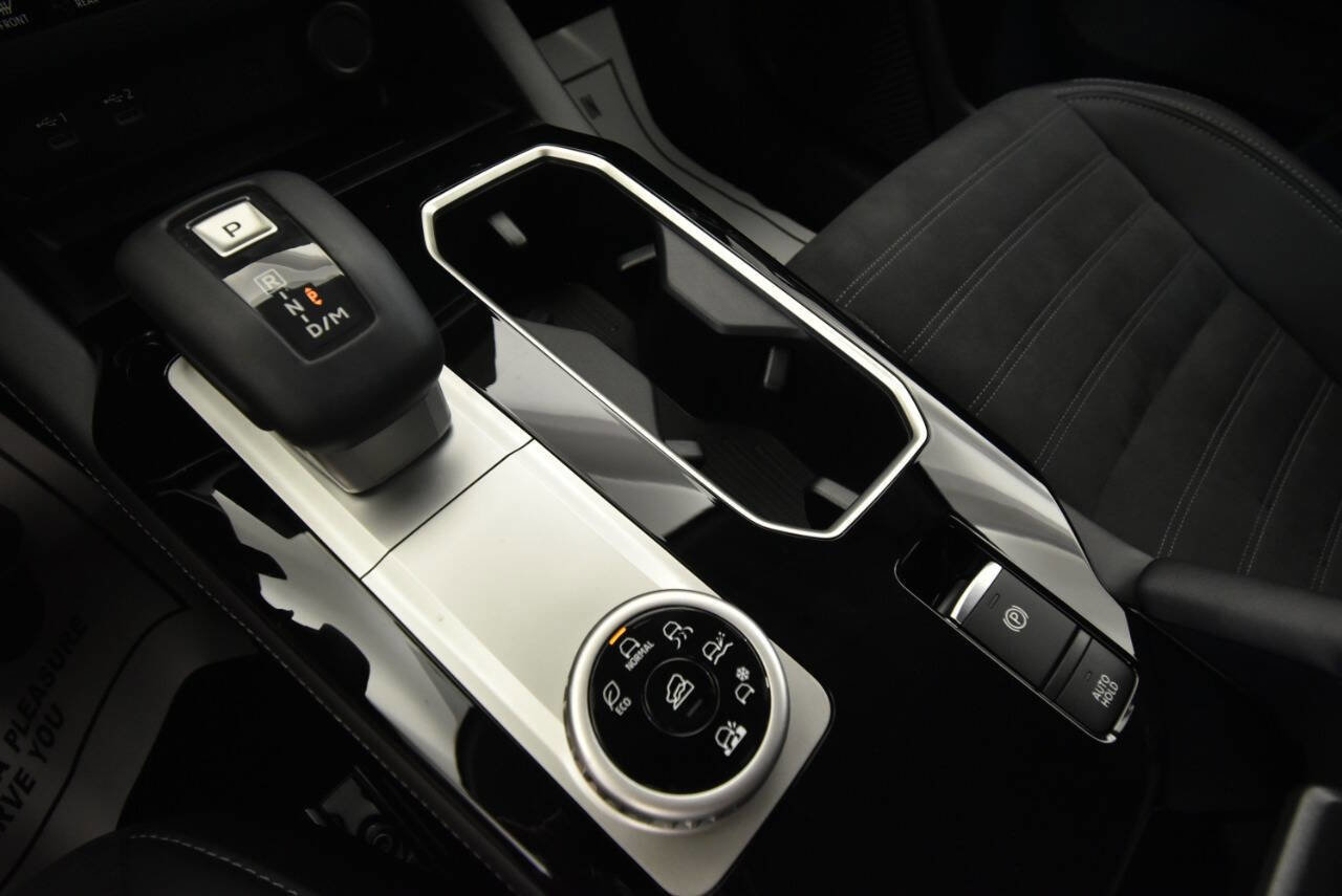 Used 2025 Mitsubishi Outlander SE image 21