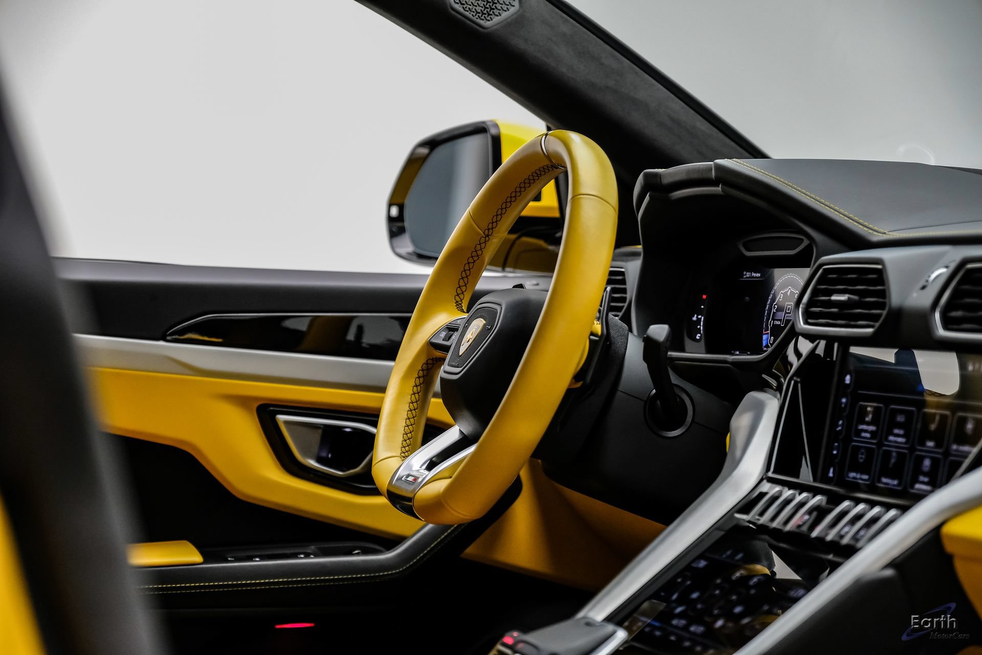 Used 2021 Lamborghini Urus AWD/4WD image 57