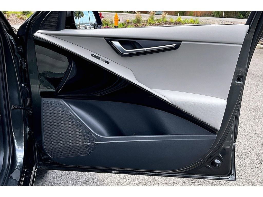 Used 2023 Kia Niro Wind w/ Wind Preserve Package FWD image 23