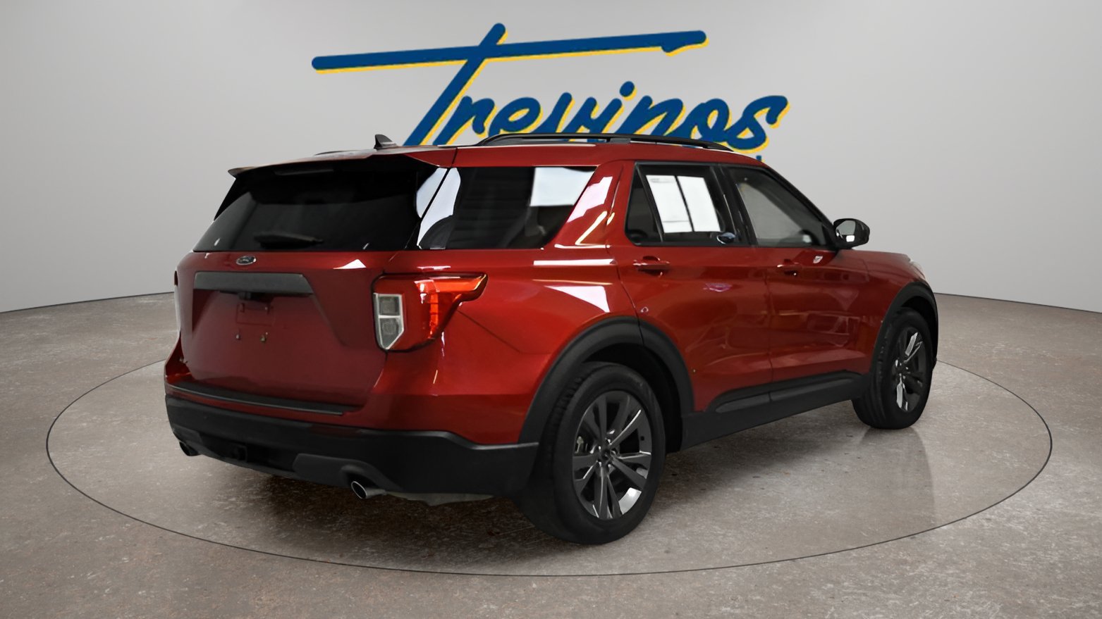 Used 2021 Ford Explorer XLT w/ Equipment Group 202A RWD image 2