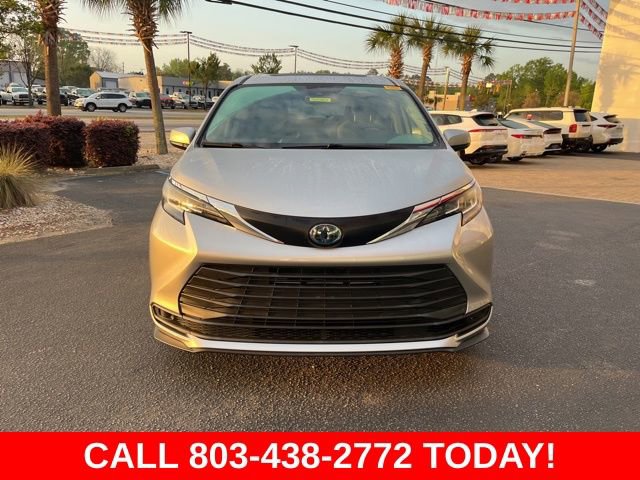 Used 2022 Toyota Sienna LE w/ LE Plus Package image 35
