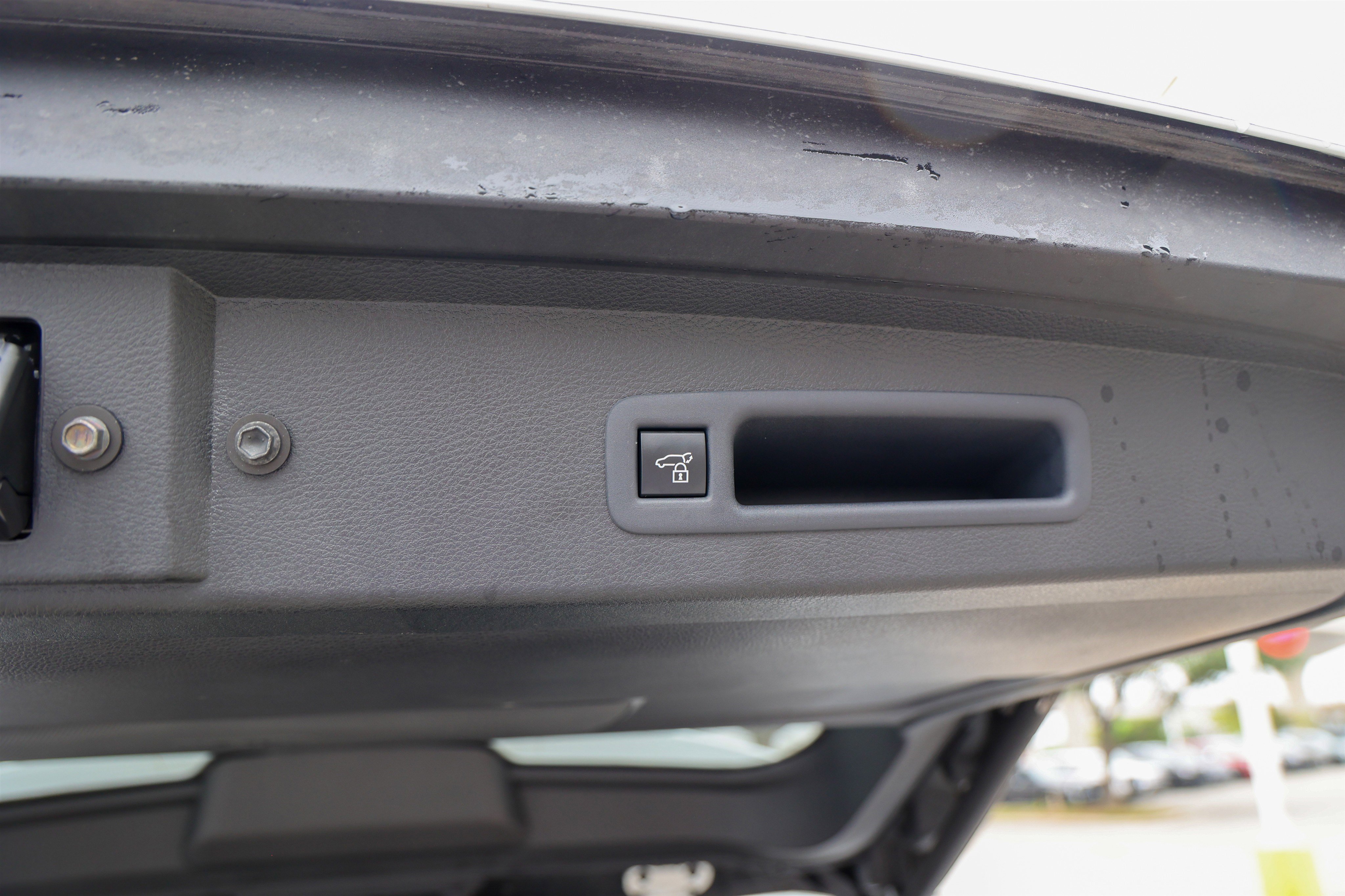 Used 2025 Toyota Sienna Platinum FWD image 43