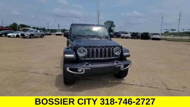 Used 2024 Jeep Wrangler Unlimited Sahara w/ Safety Group AWD/4WD image 3