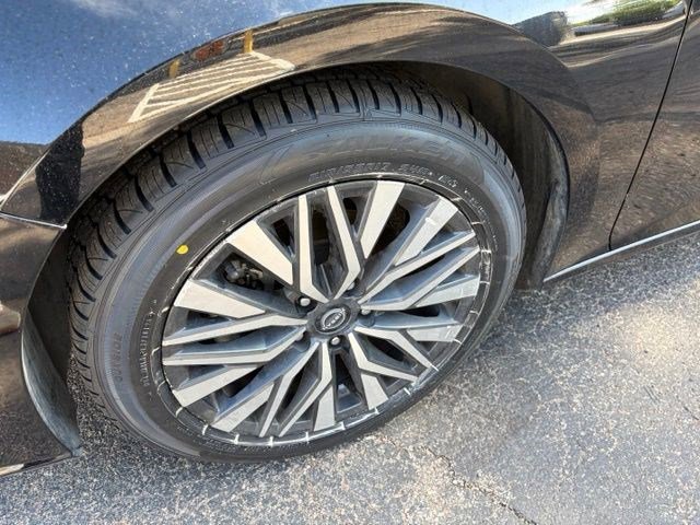 Used 2024 Nissan Altima 2.5 SV FWD image 10