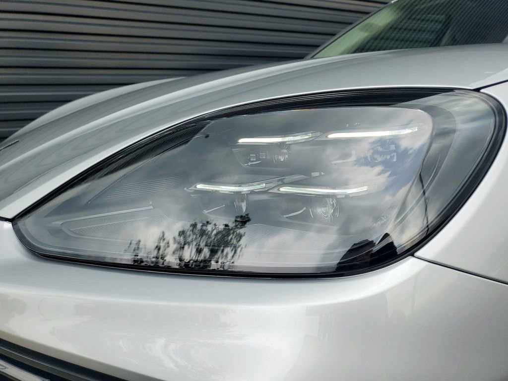 New 2025 Porsche Cayenne Turbo image 25