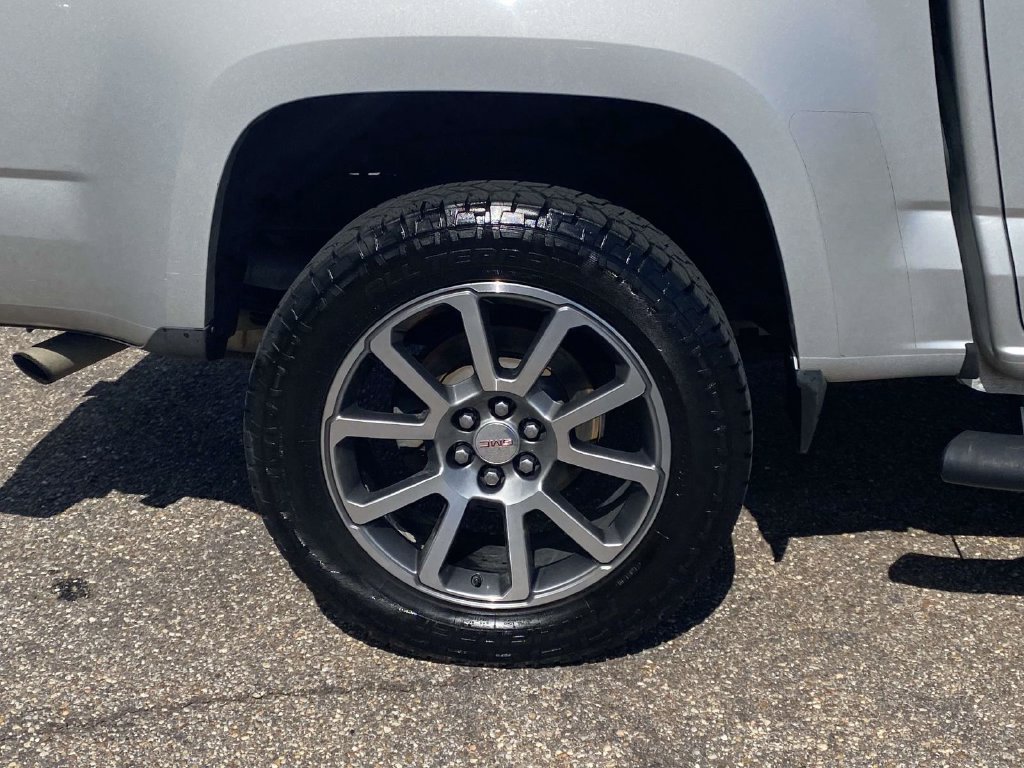 Used 2019 Chevrolet Colorado LT AWD/4WD image 11