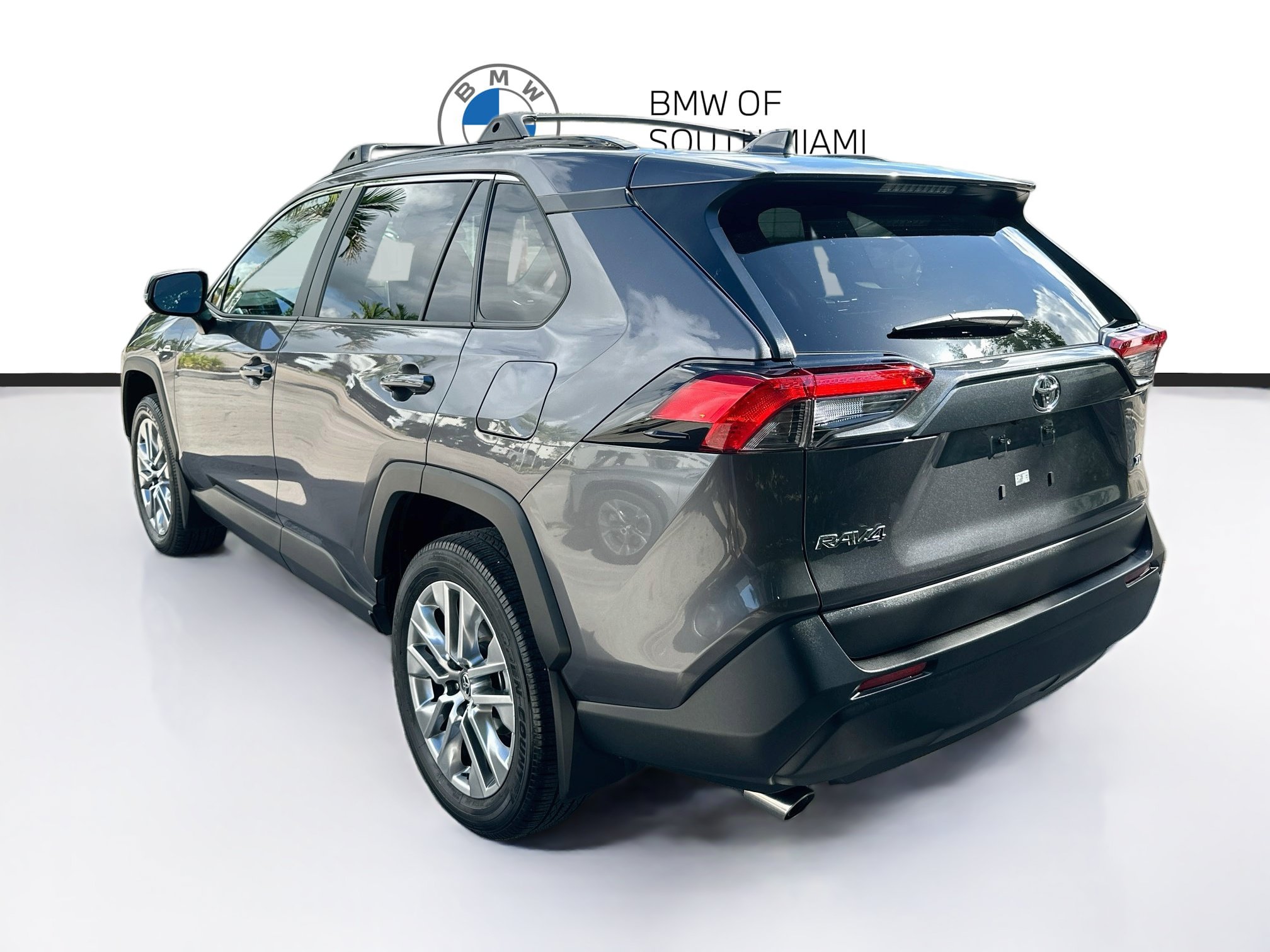 Used 2025 Toyota RAV4 XLE Premium FWD image 5