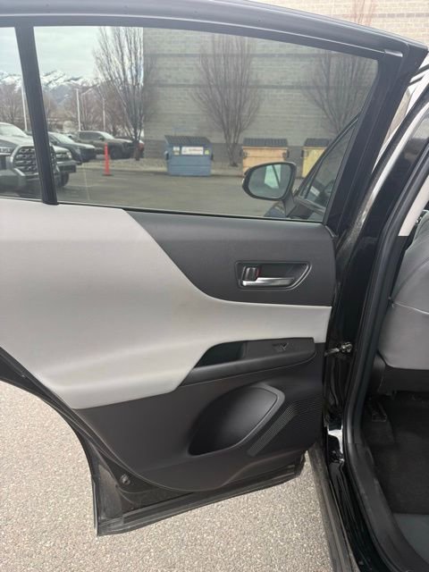 Used 2023 Toyota Venza LE image 33