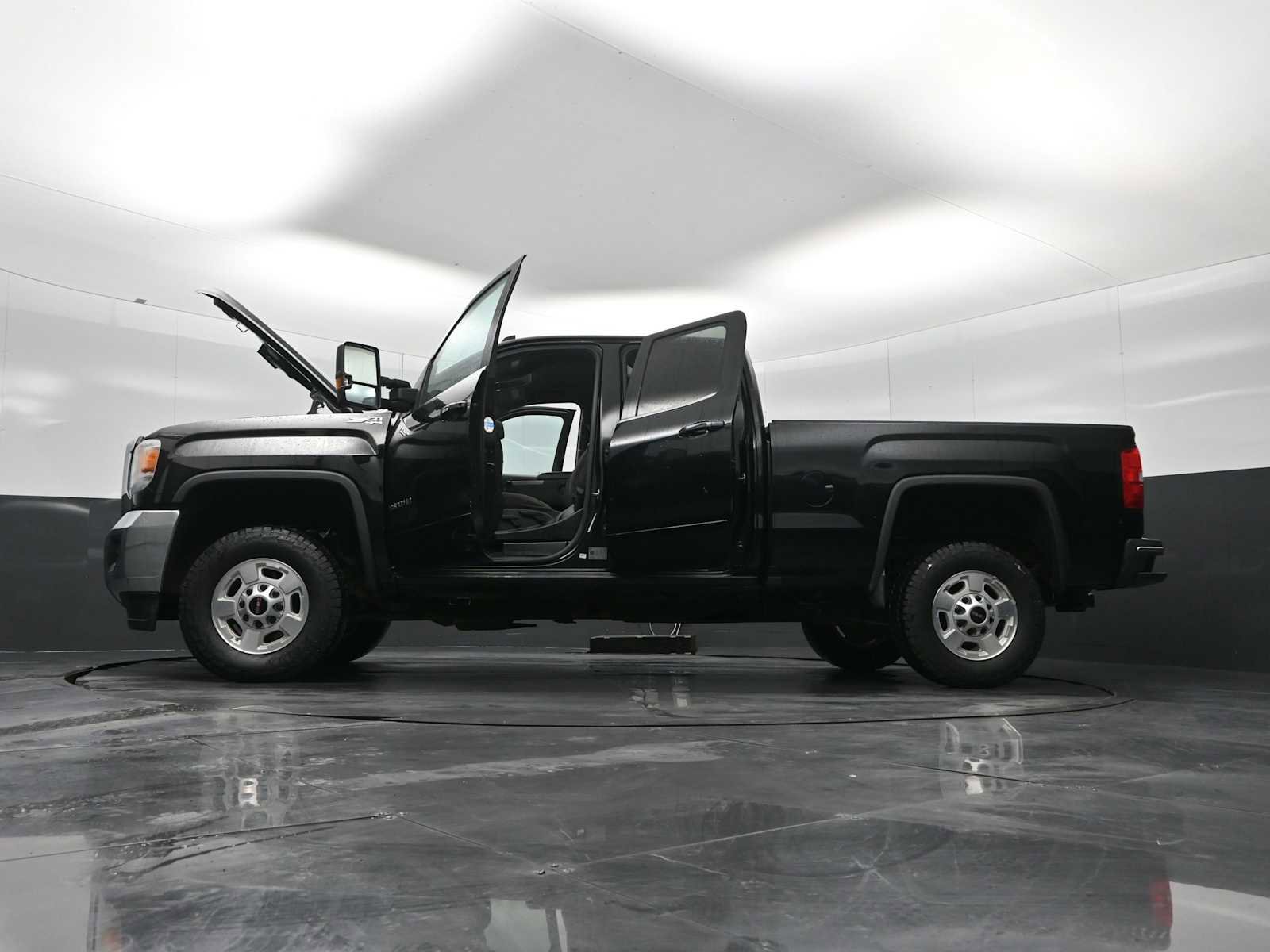 Used 2019 GMC Sierra 2500 SLE w/ Snow Plow Prep Package image 30