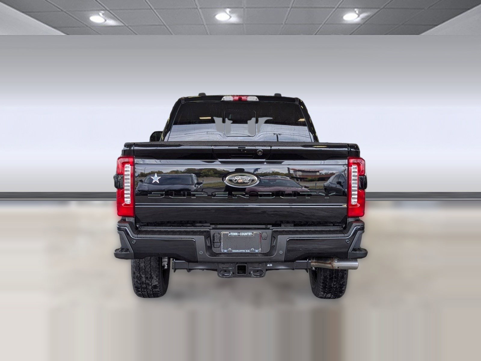 New 2026 Ford F250 Lariat w/ Black Appearance Package image 9