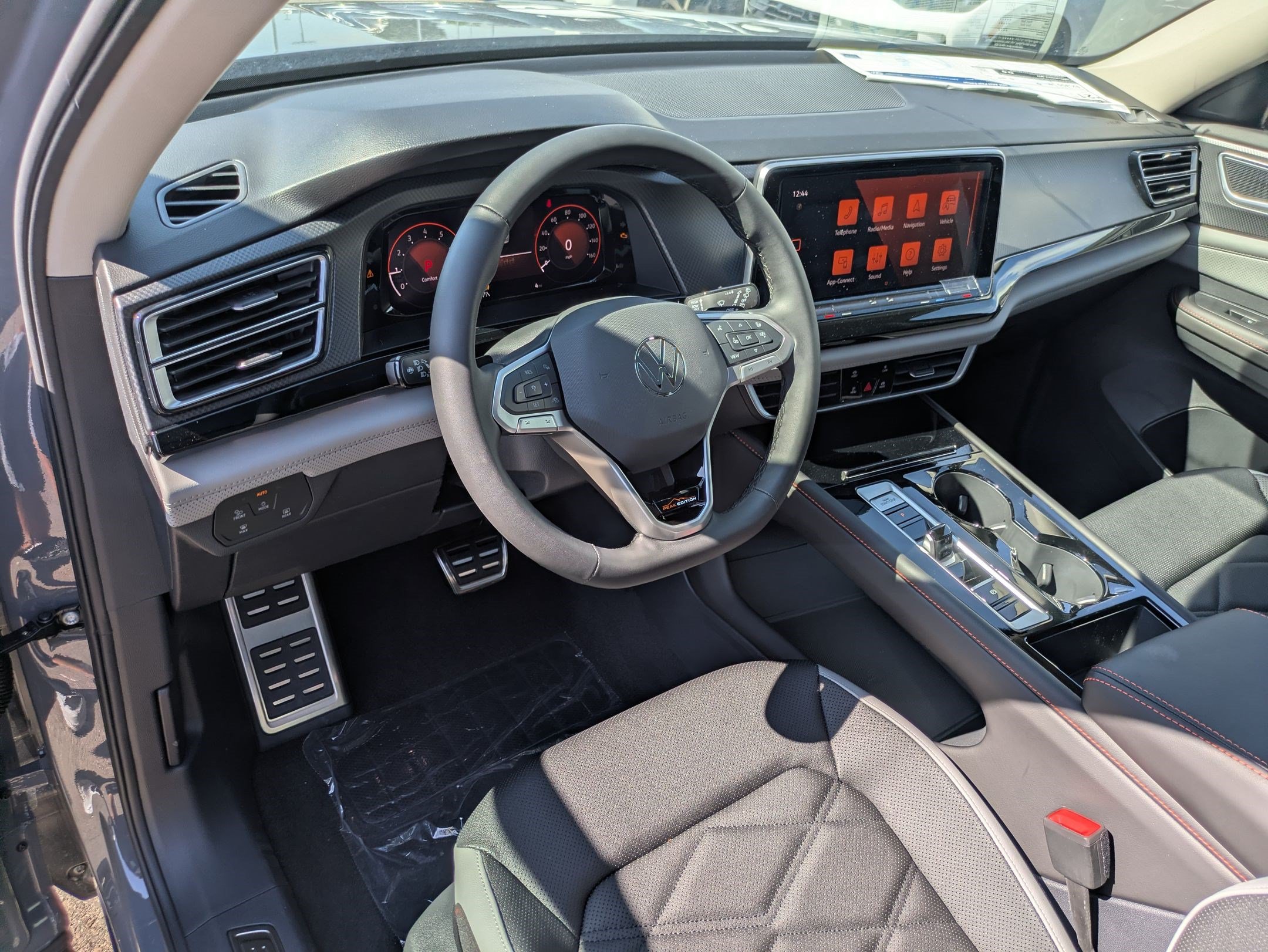 New 2026 Volkswagen Atlas Peak Edition AWD/4WD image 12