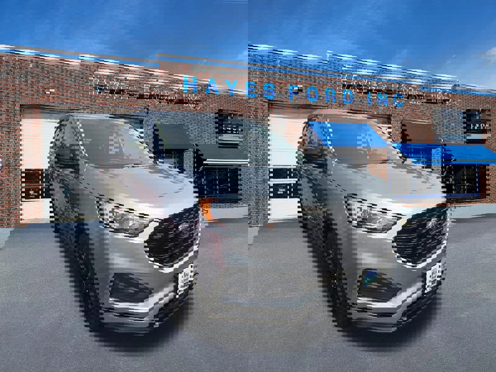 New 2024 Ford Edge SE w/ Black Appearance Package image 1