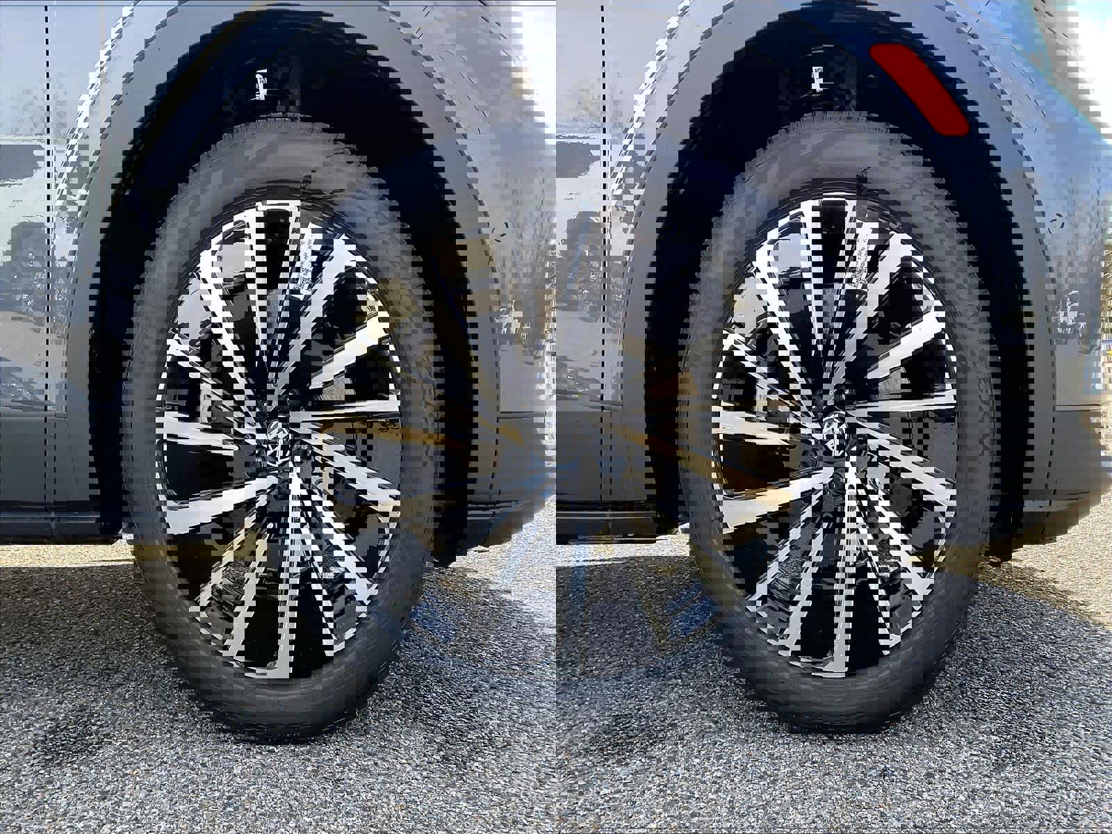 New 2025 Volkswagen ID.4 Pro image 8