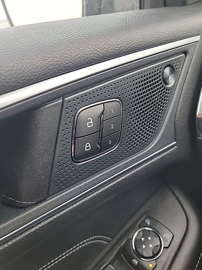 Used 2022 Ford Edge Titanium image 37