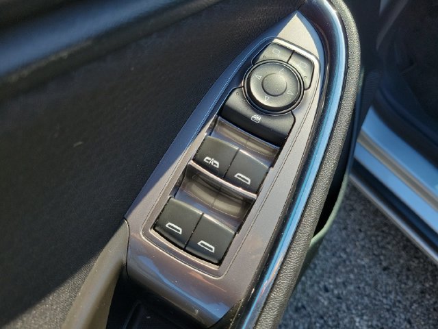 Used 2017 Chevrolet Malibu LT FWD image 17