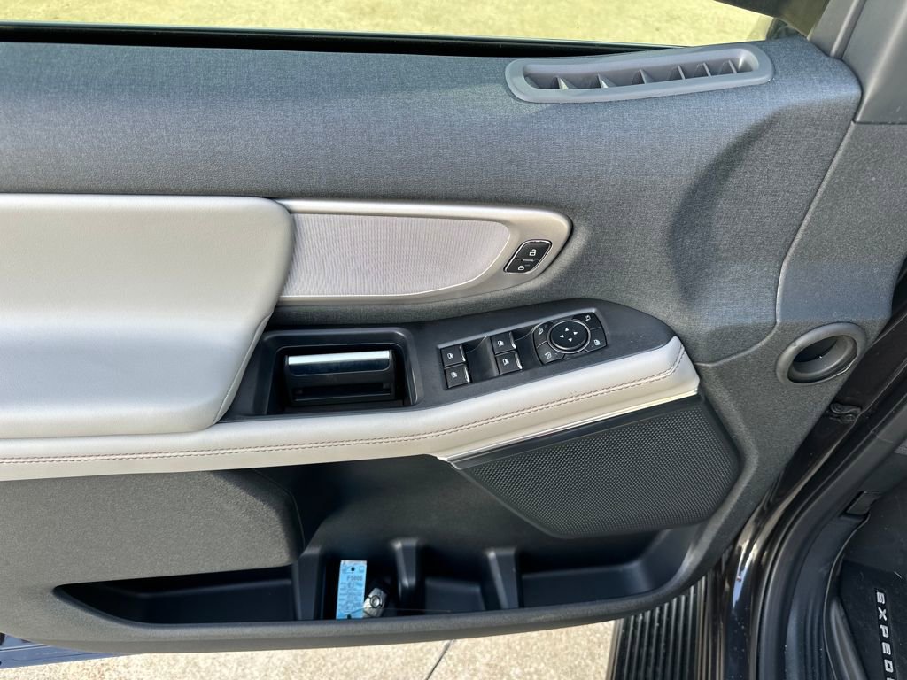 New 2025 Ford Expedition Max Active image 11