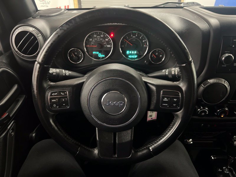 Used 2017 Jeep Wrangler Unlimited Sport w/ Mopar Black Appearance Group AWD/4WD image 23