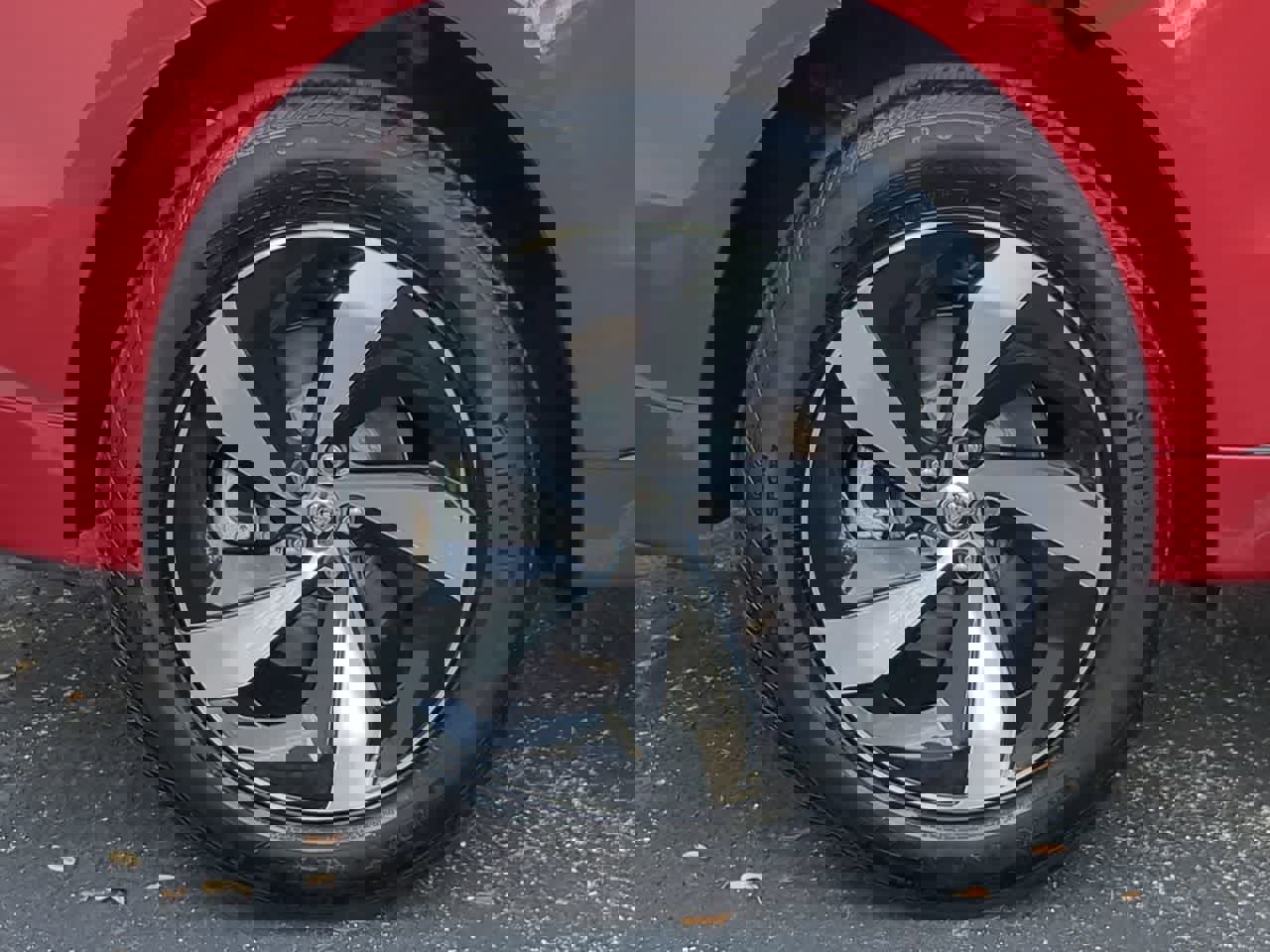 Used 2024 Jaguar F-PACE R-Dynamic S image 13