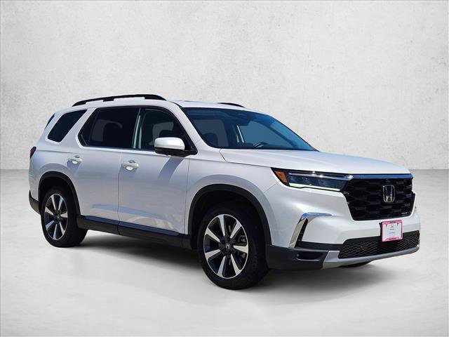 Used 2025 Honda Pilot Elite image 3