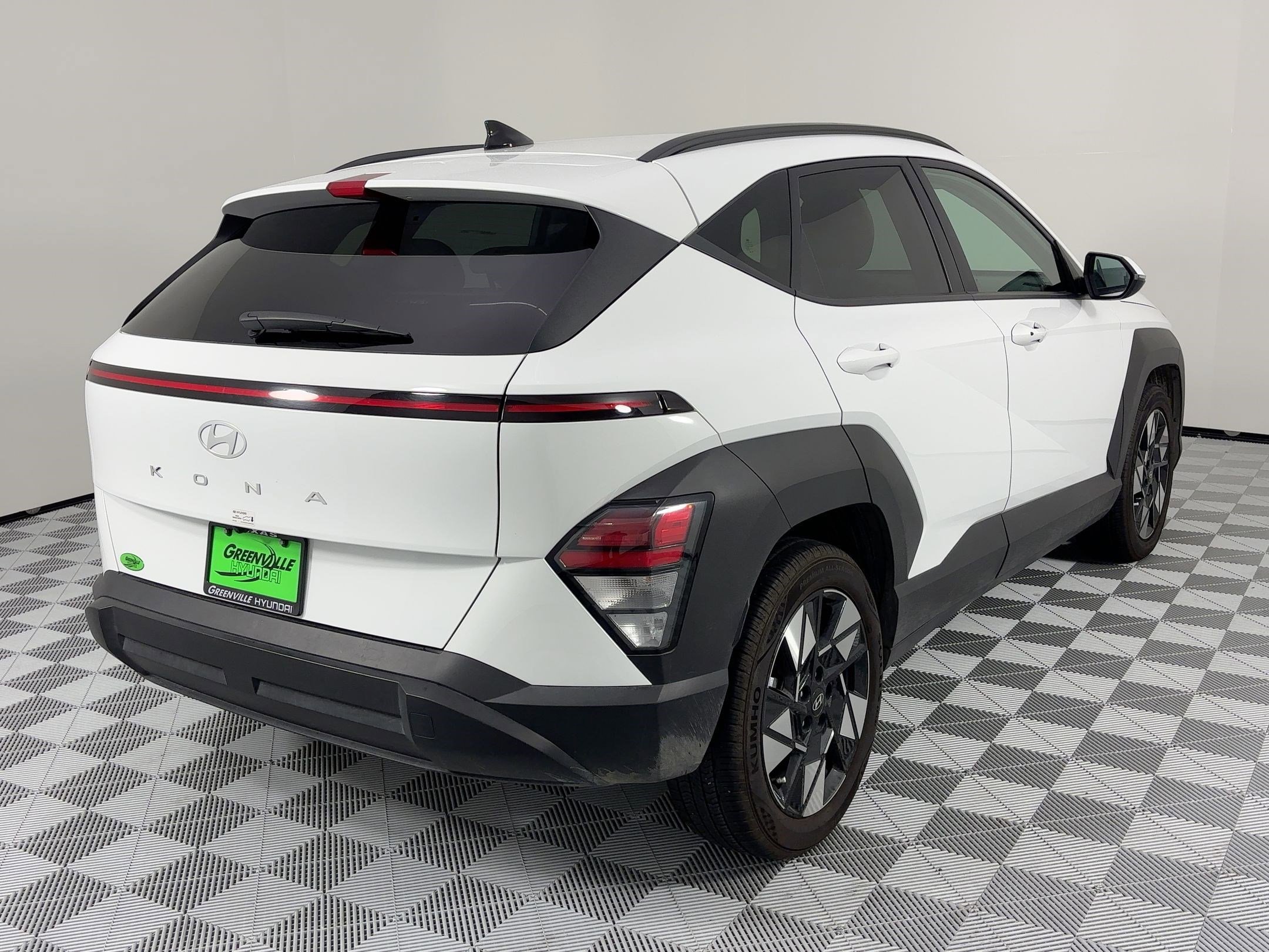 Used 2024 Hyundai Kona SEL image 9