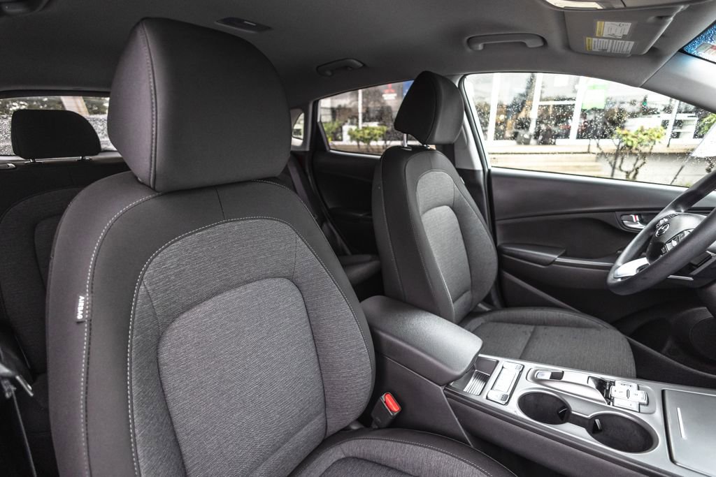 Used 2023 Hyundai Kona SE w/ Cargo Package image 32