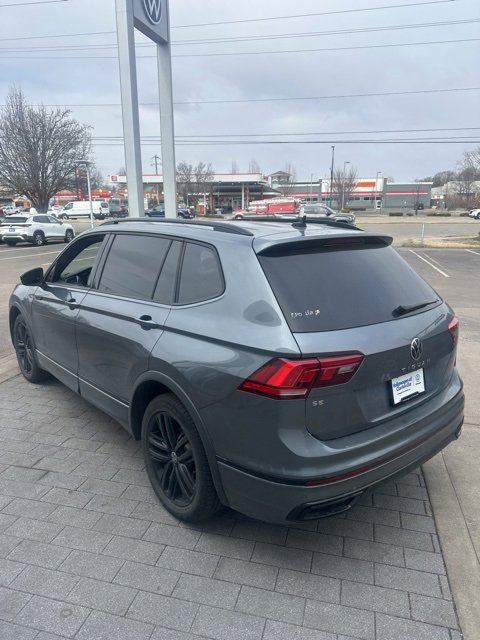 Used 2022 Volkswagen Tiguan SE R-Line image 11