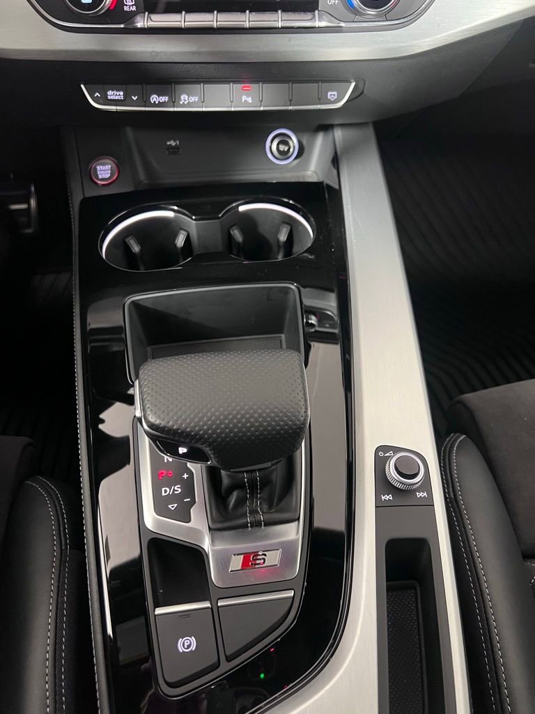Used 2020 Audi S4 Premium Plus image 32