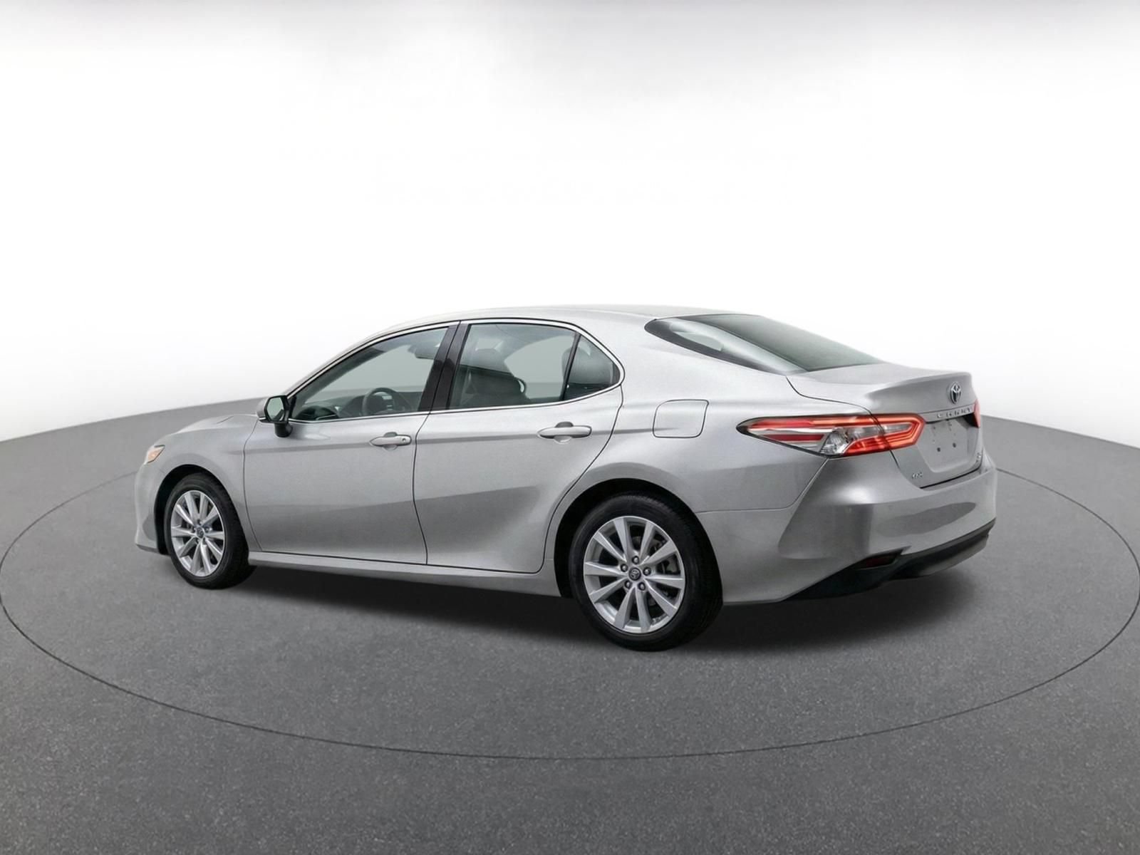 Used 2025 Toyota Camry LE FWD image 7