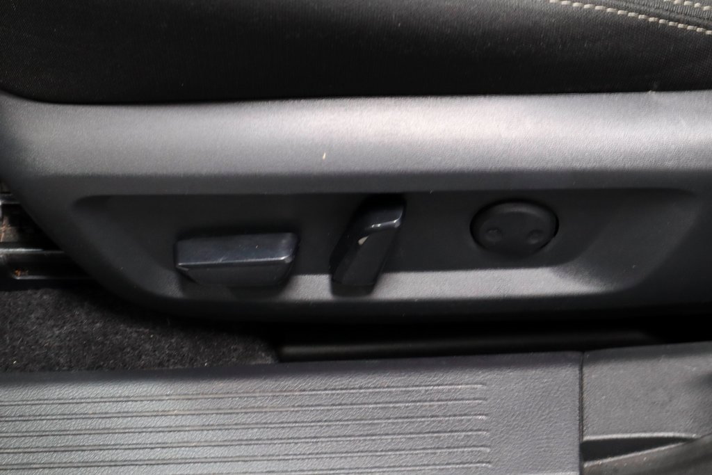 Certified 2022 Nissan Rogue SV image 25