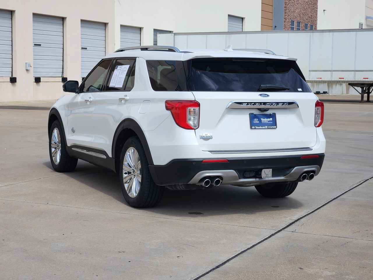 Used 2022 Ford Explorer King Ranch RWD image 3