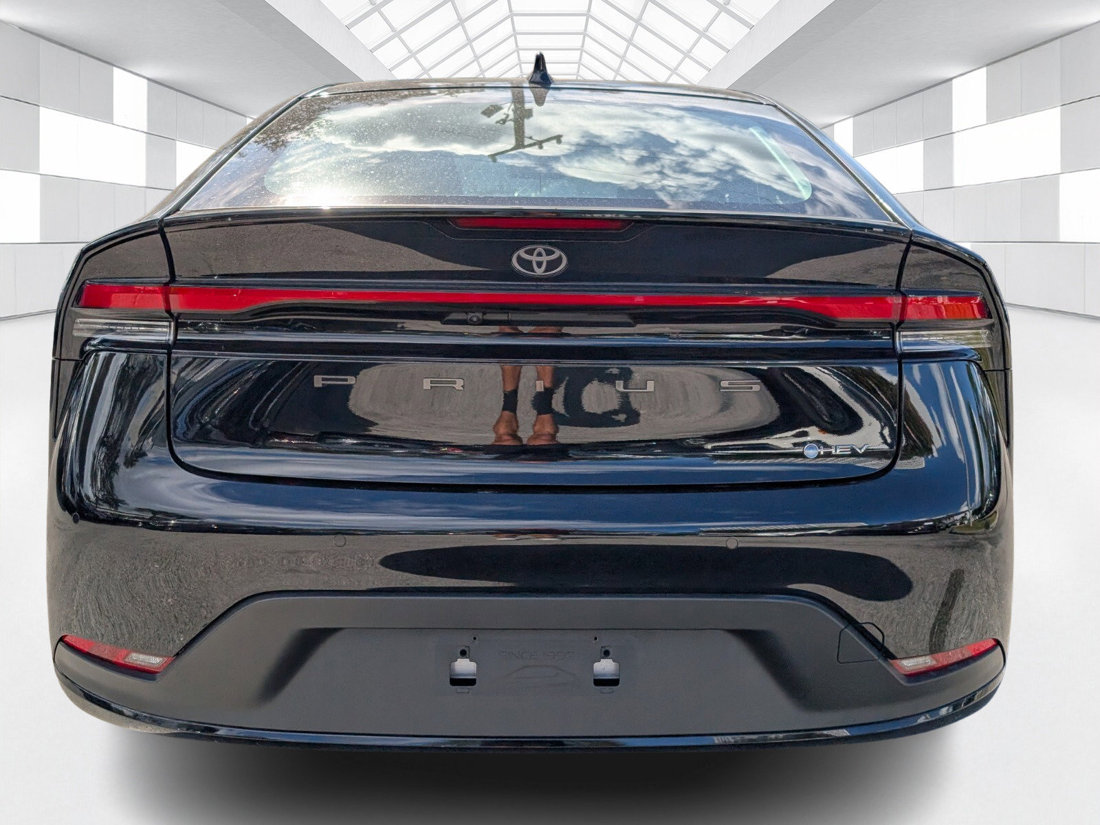 Used 2024 Toyota Prius LE image 5