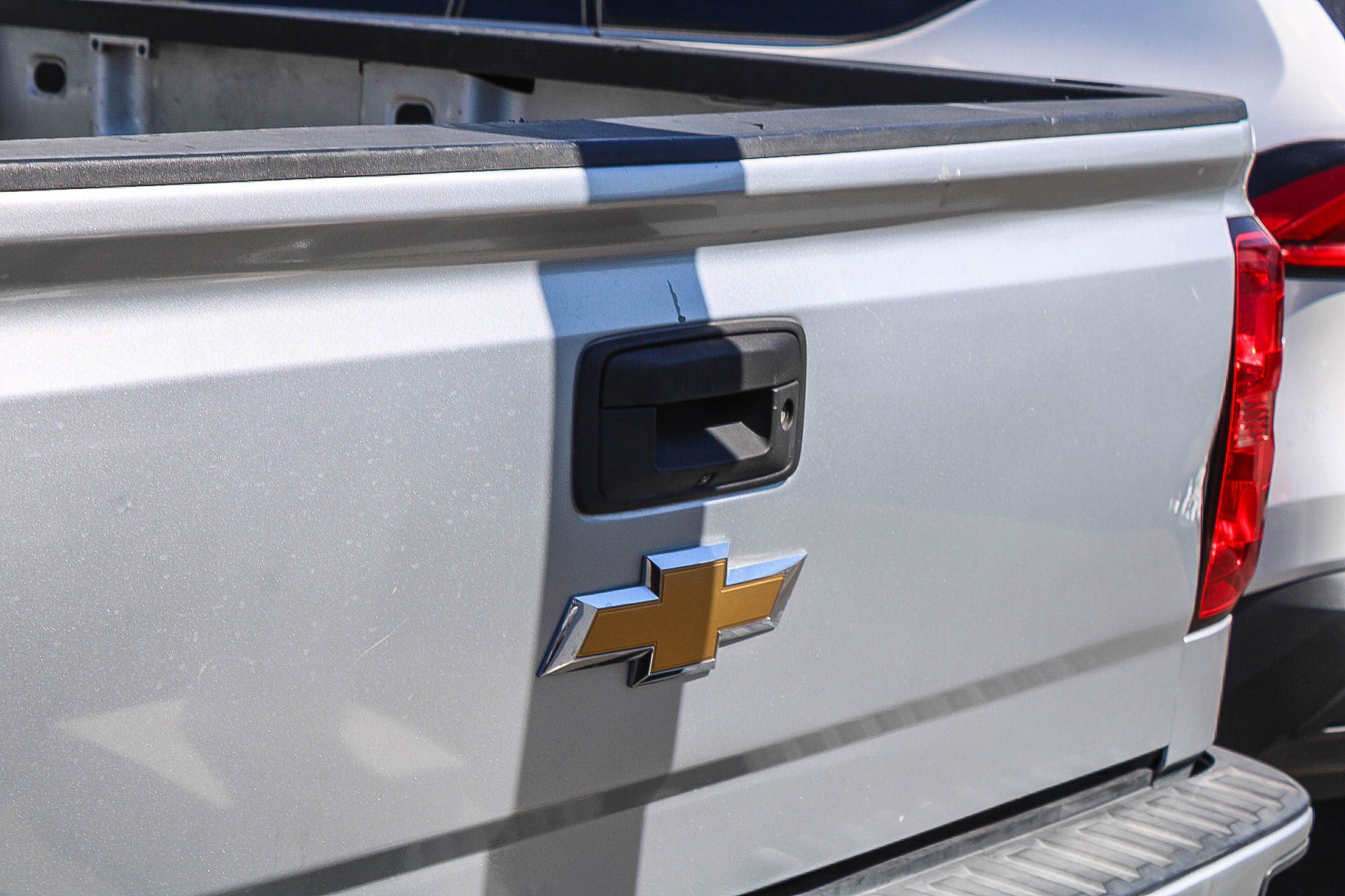 Used 2018 Chevrolet Silverado 1500 LT w/ LT Eassist Package RWD image 10