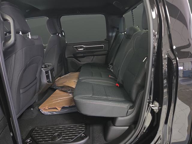 New 2026 RAM 1500 4x4 Crew Cab image 31