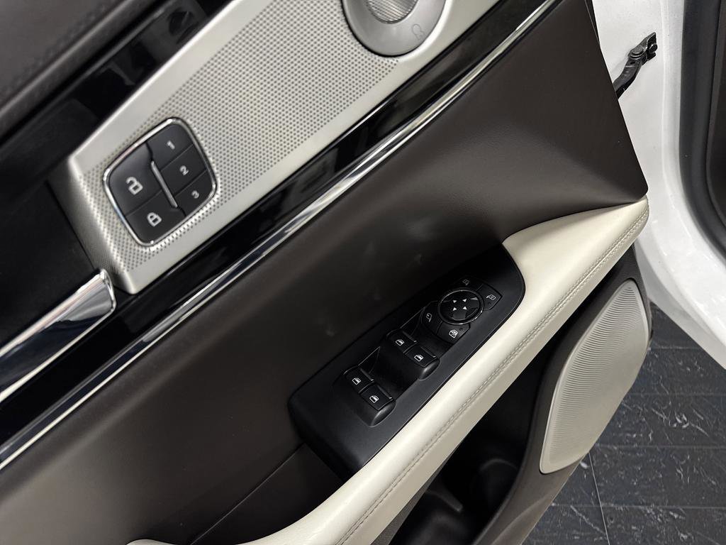 Used 2022 Lincoln Nautilus Black Label w/ Class II Trailer Tow Package image 28