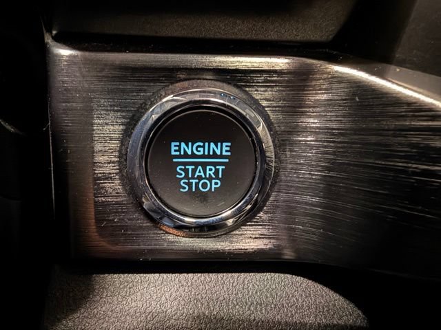 Used 2025 Ford F250 Lariat w/ Black Appearance Package AWD/4WD image 40