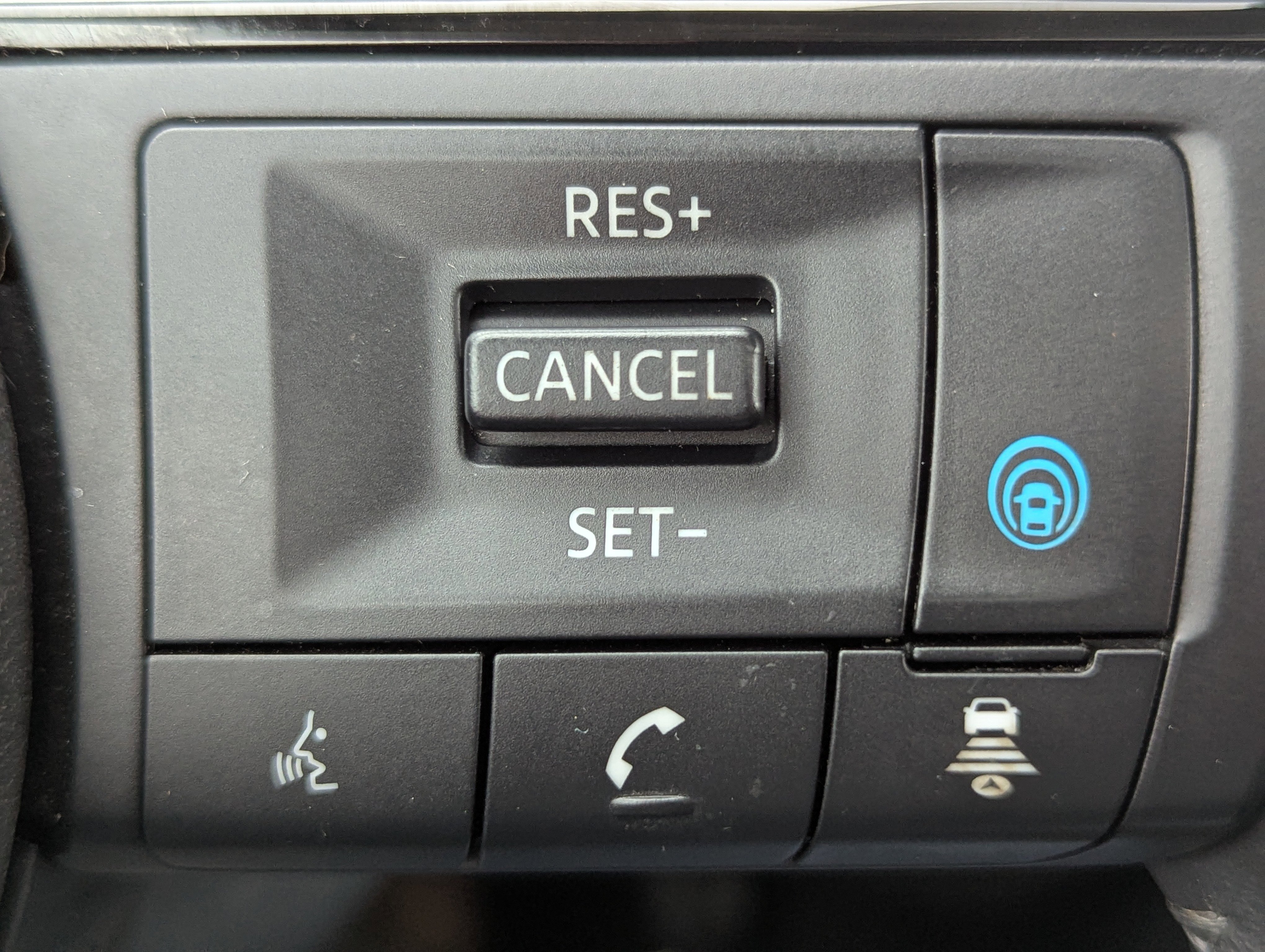 Used 2023 Nissan Rogue SV w/ SV Premium Package image 22