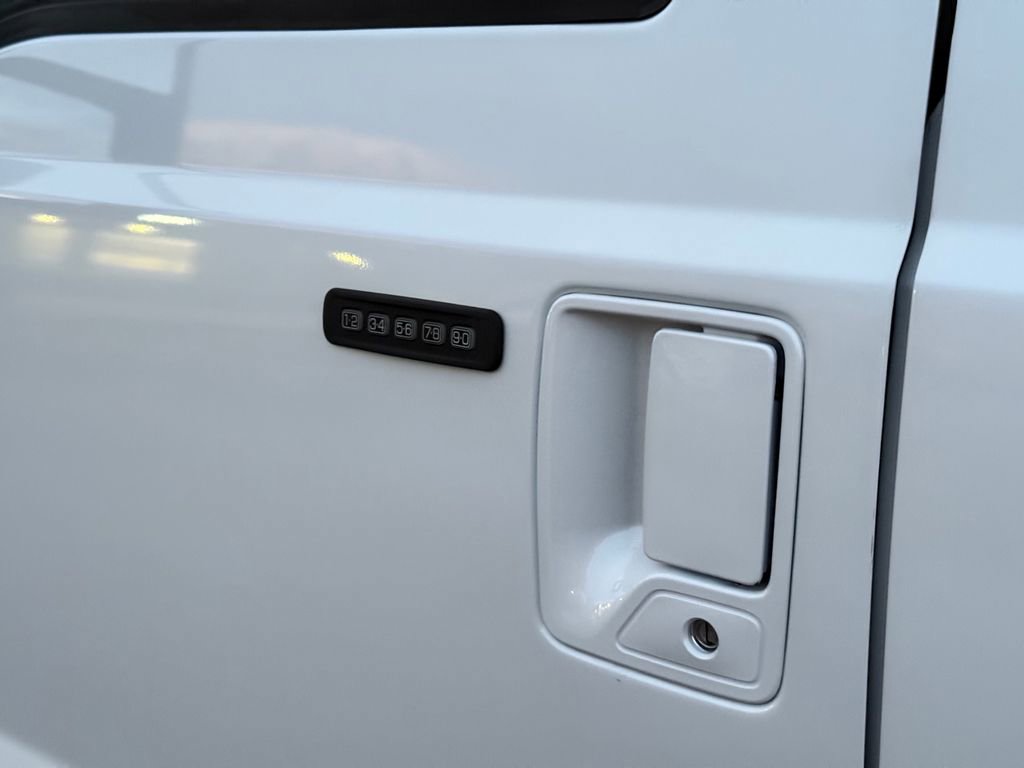 Used 2010 Ford F250 Lariat image 18