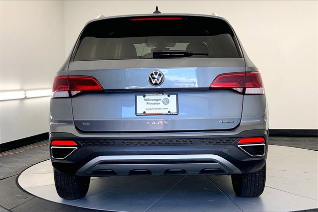 Used 2024 Volkswagen Taos SE image 4