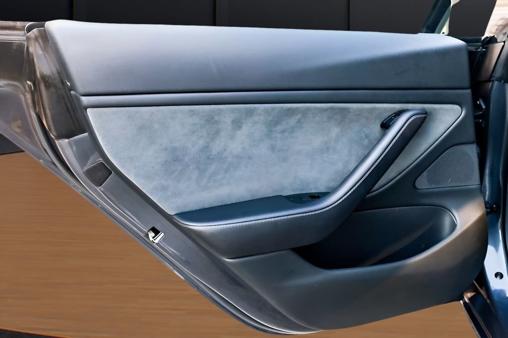 Used 2020 Tesla Model 3 Performance image 27