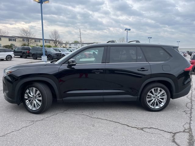 Used 2024 Toyota Grand Highlander AWD image 3