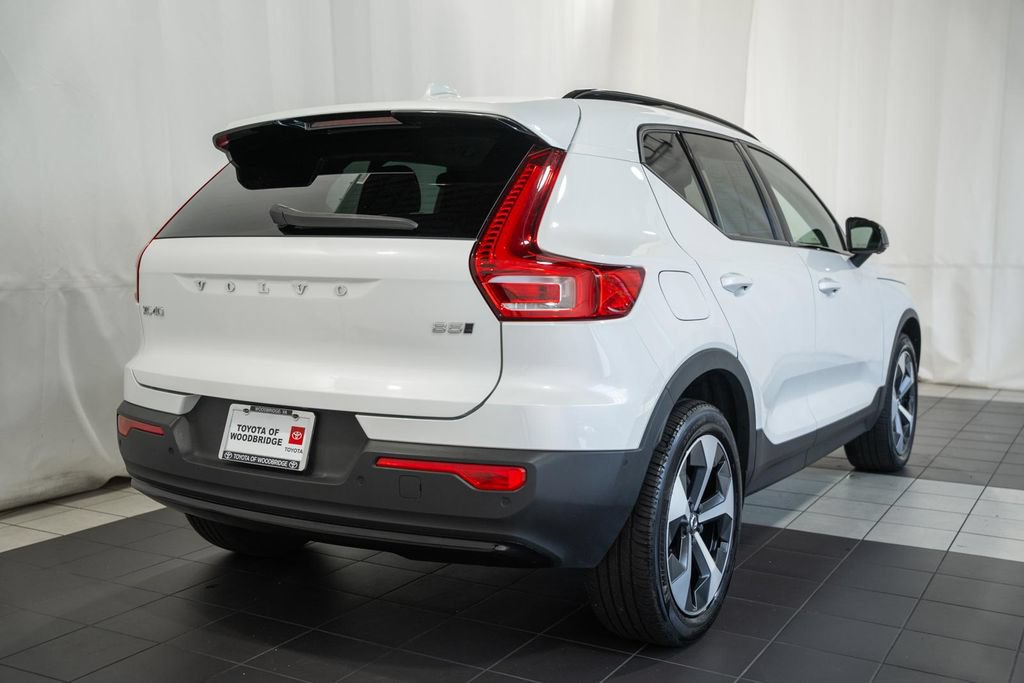 Used 2023 Volvo XC40 B5 Plus w/ Driver Assist Package AWD/4WD image 4