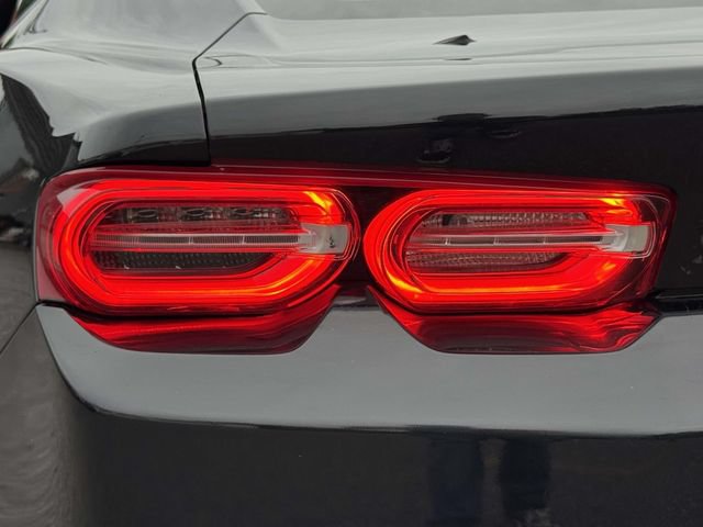 Used 2022 Chevrolet Camaro LT RWD image 15