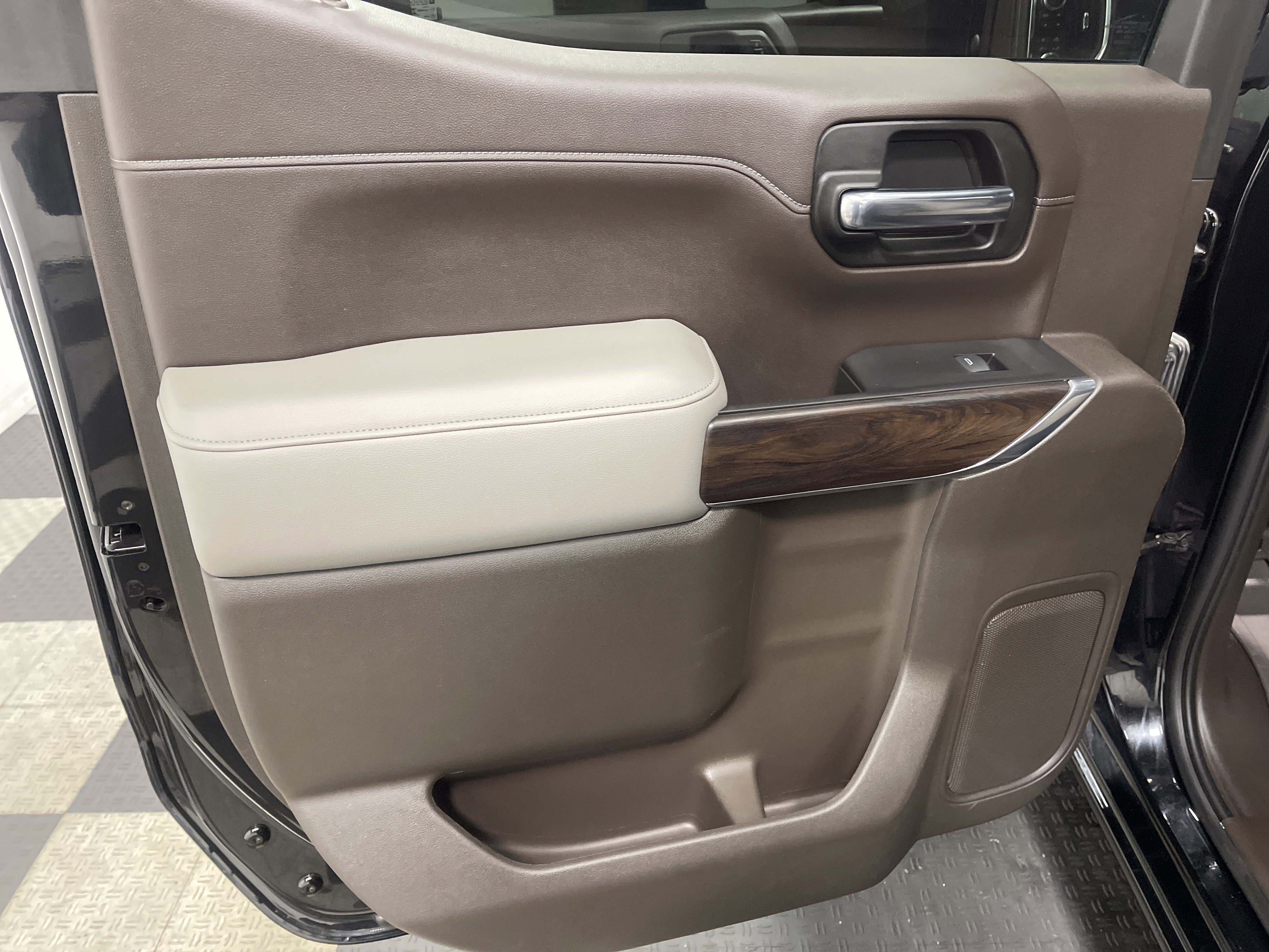 Used 2021 GMC Sierra 1500 SLT image 15