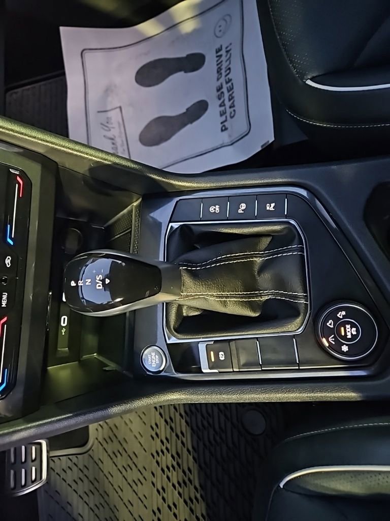 Used 2024 Volkswagen Tiguan SEL R-Line image 24