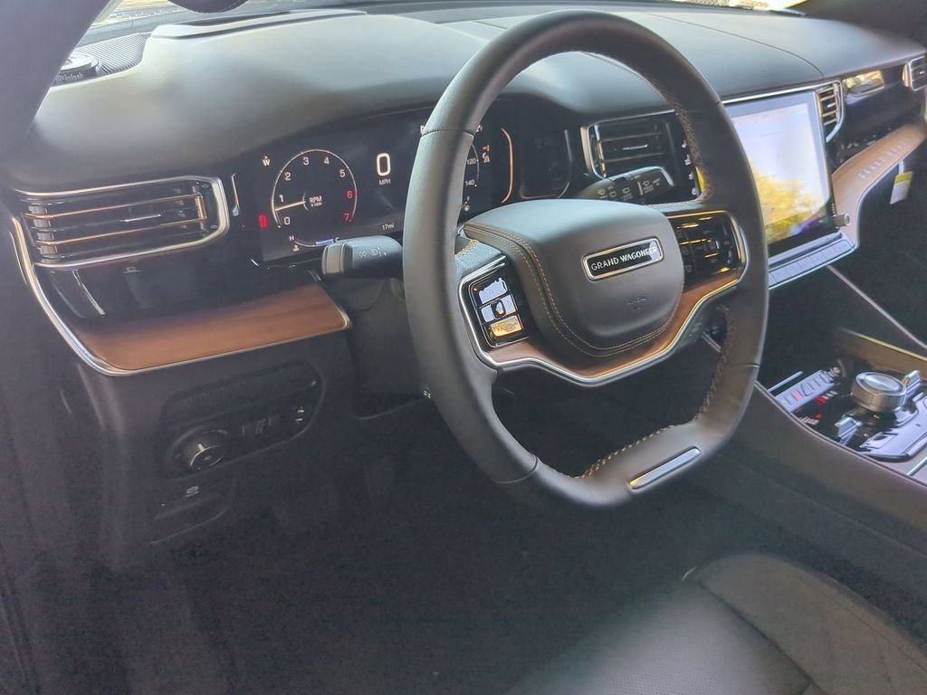 Used 2024 Jeep Grand Wagoneer Series III w/ Rear Seat Video Group 1 AWD/4WD image 19